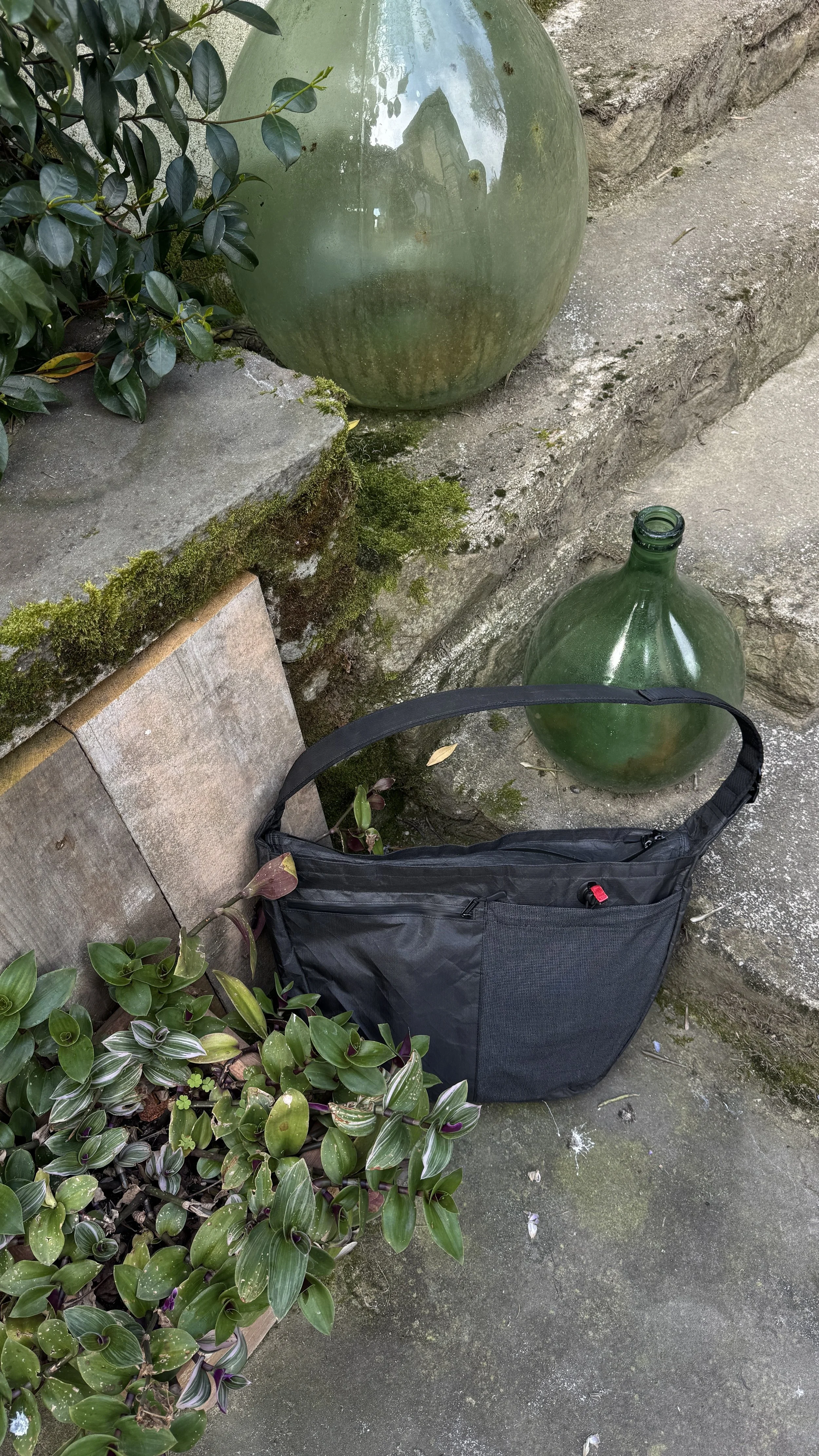 THE TRAVELER 34L by HELDCLOSELY : REVIEW — Wandering Dots